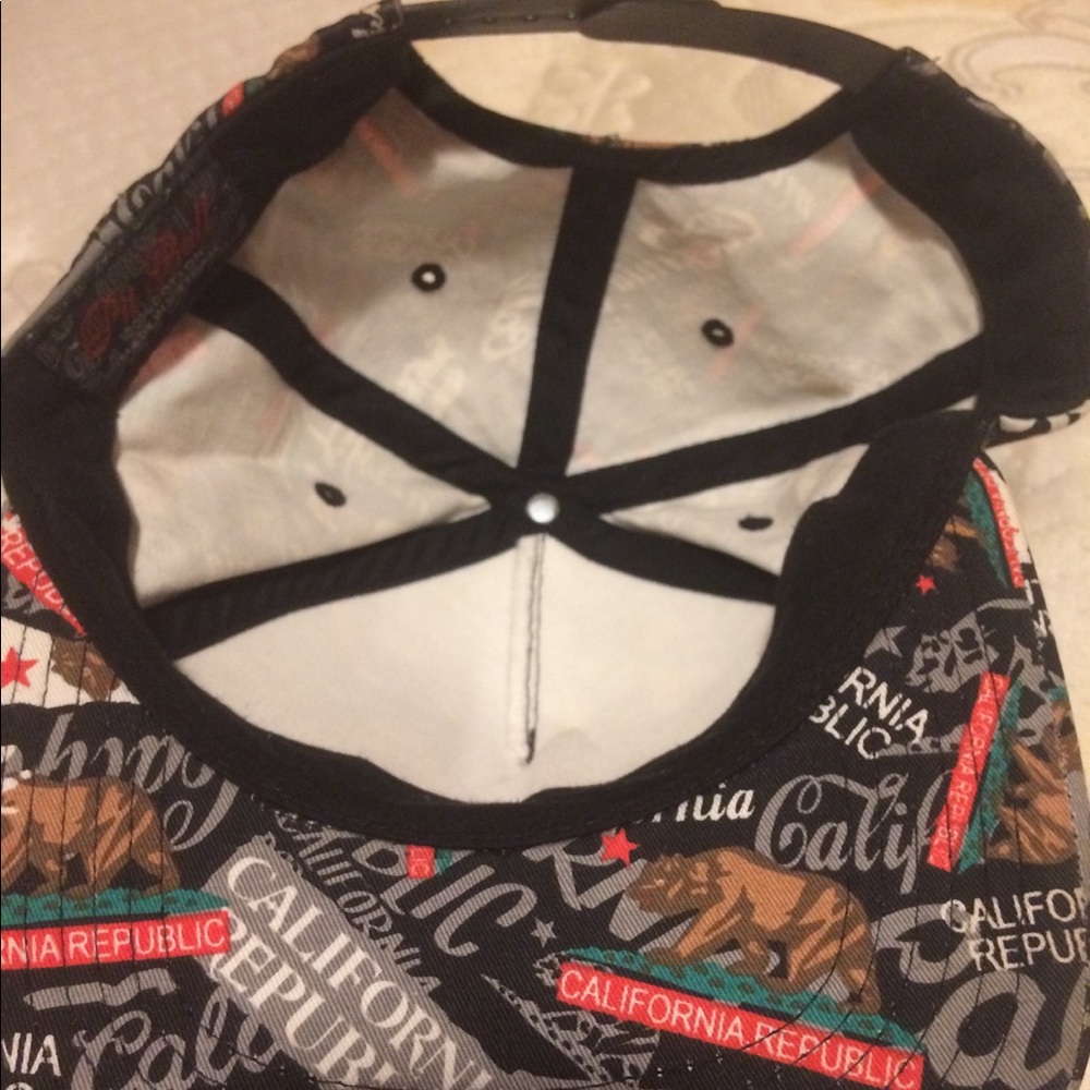 Cali SnapBack - Picture 2 of 3